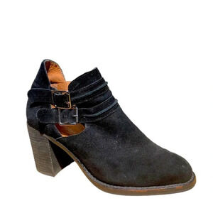 Jeffrey Campbell Black Almond Toe with Buckle Block Heel Boot Ankle Boots Size 8